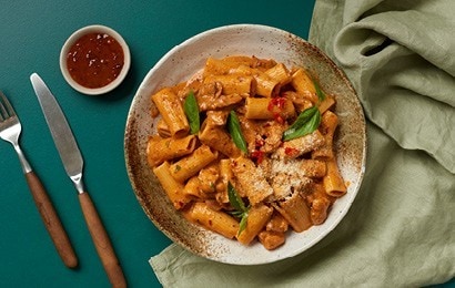 CREAMY PERI-PERI CHICKEN RIGATONI