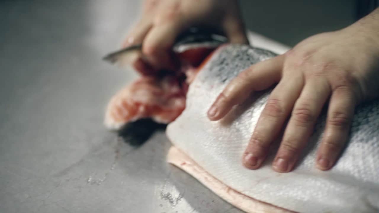 Prepare a fish blindfolded