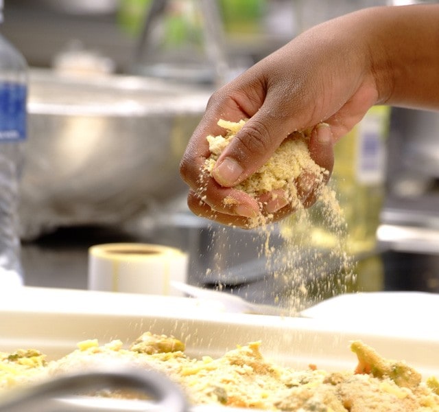 Watch : Lentil & Bean Burger with a Zesty Butternut Chutney 