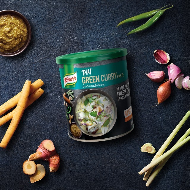 Watch: Say S̄wạs̄dī to Thai Green Curry